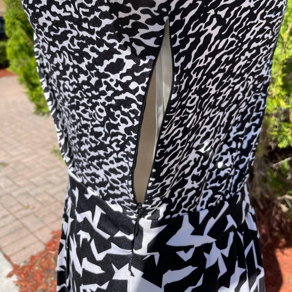 Diane Von Furstenberg Melodi Silk Jersey Surplice Neck Dress - Picture 9 of 9